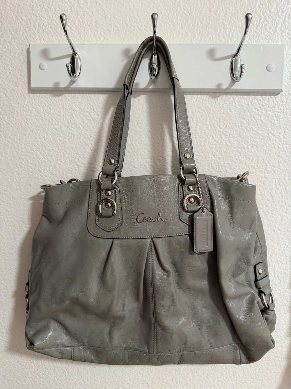 Vintage Coach Gray Pebbled Leather Shoulder Bag